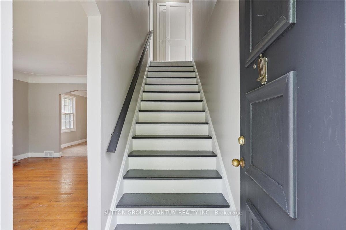 144 Selkirk Avenue photo 6
