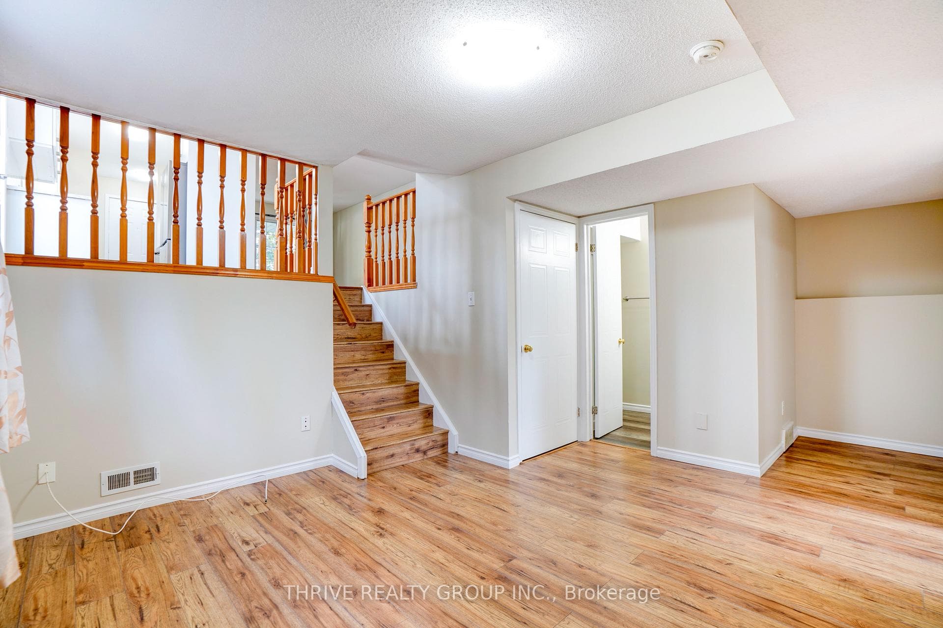 897 Thistledown Way photo 16