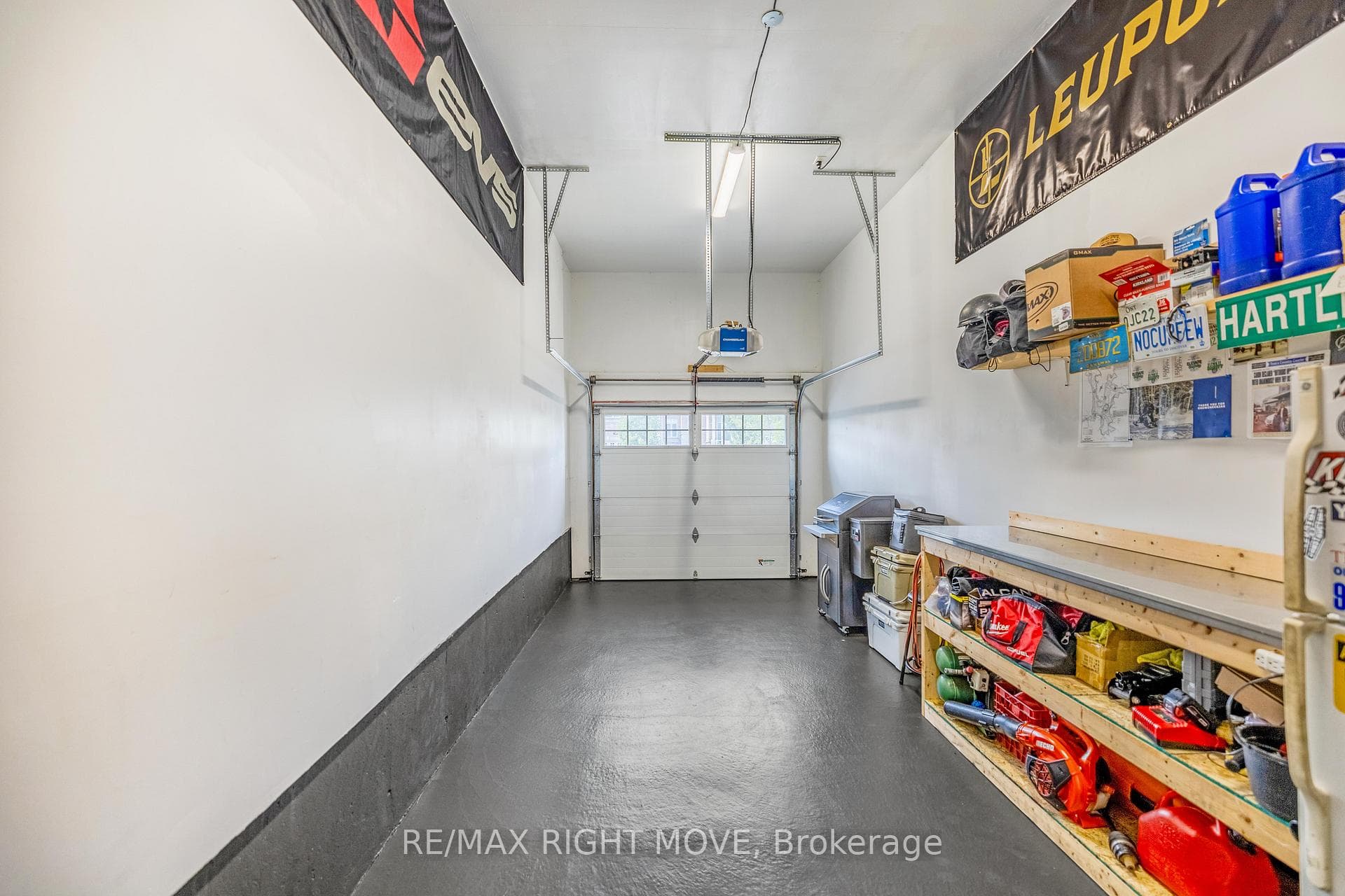 Insulated Garage w Heater & 12ft ceilings