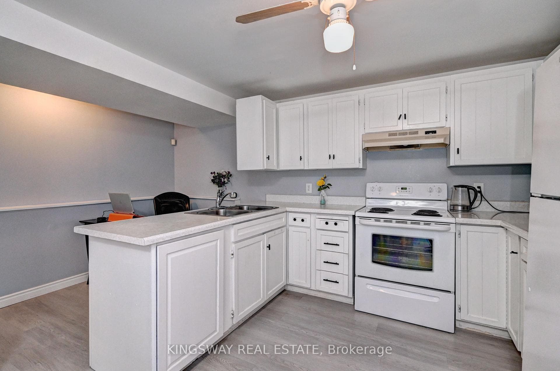300 BLACKWELL Drive photo 31