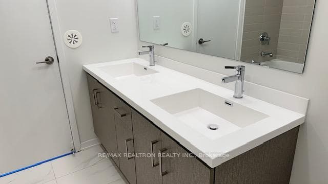 80 Honeycrisp Crescent Unit TH 373 photo 11