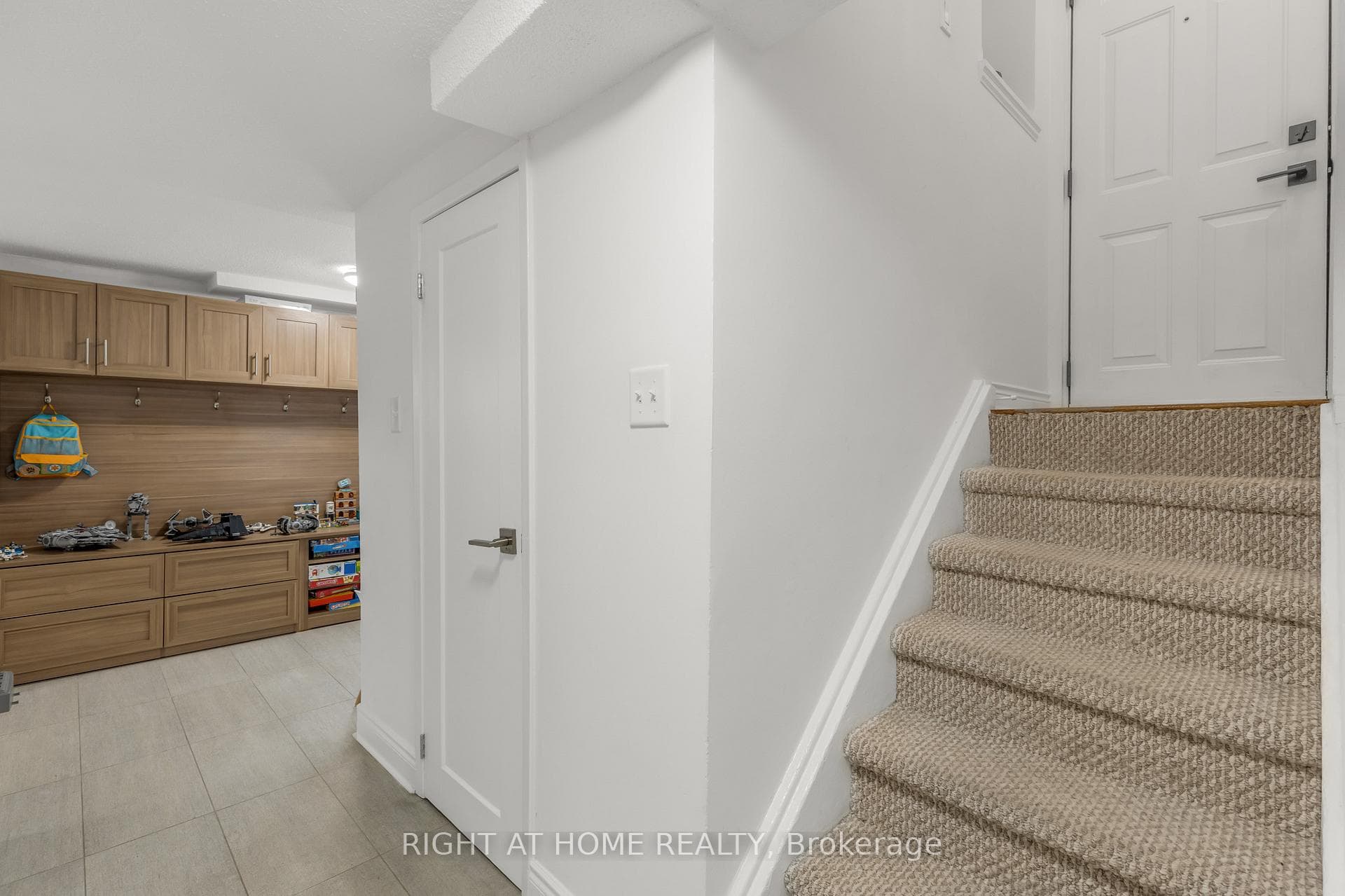 27 Woodlawn Avenue photo 37