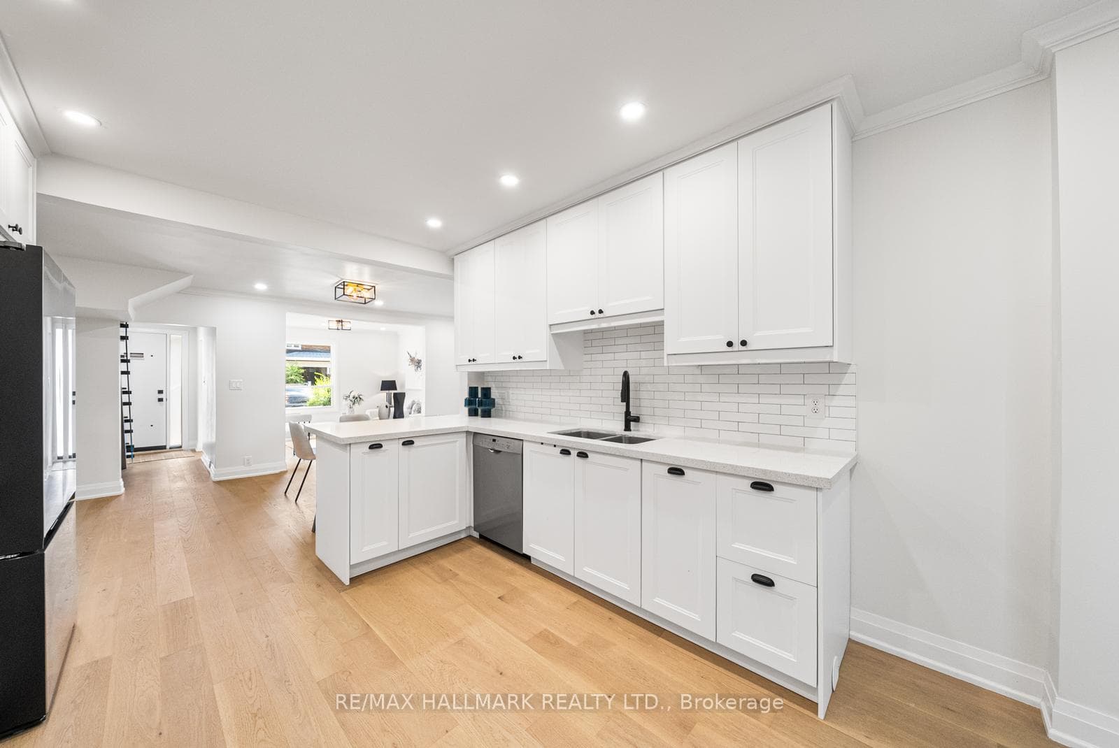 50 Watson Avenue photo 12