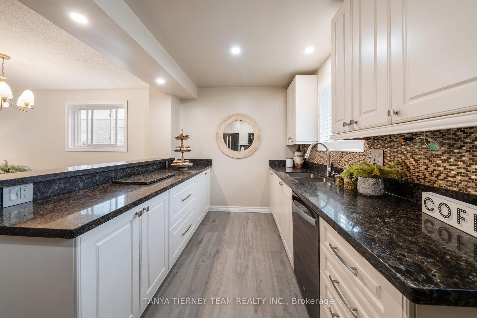 728 Bermuda Avenue photo 14