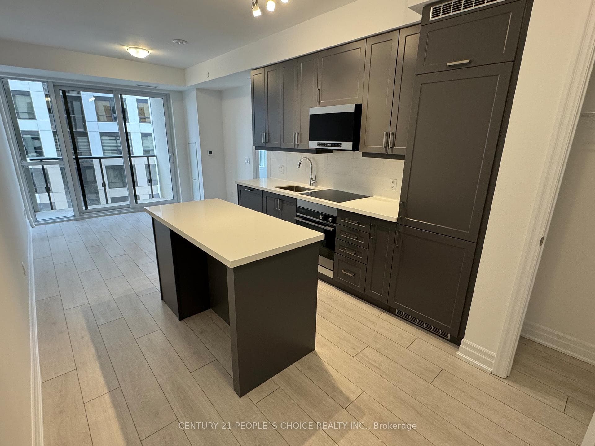 30 Elm Drive Unit 3210 photo 3