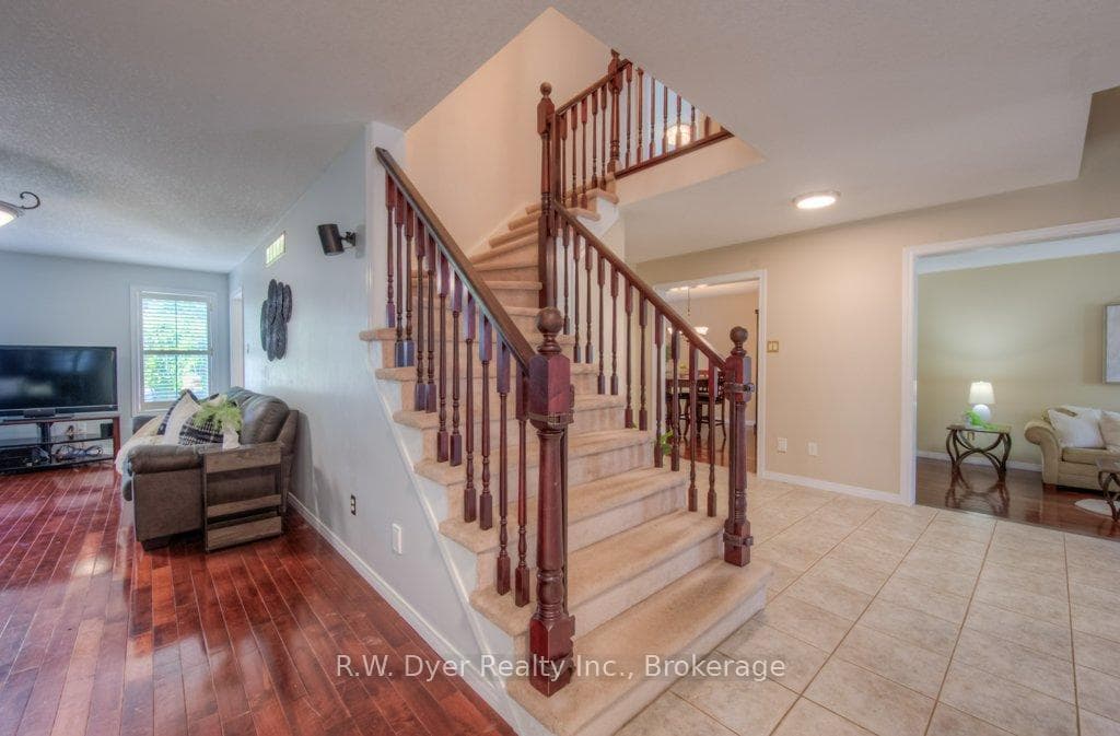 12 Hale Court photo 15