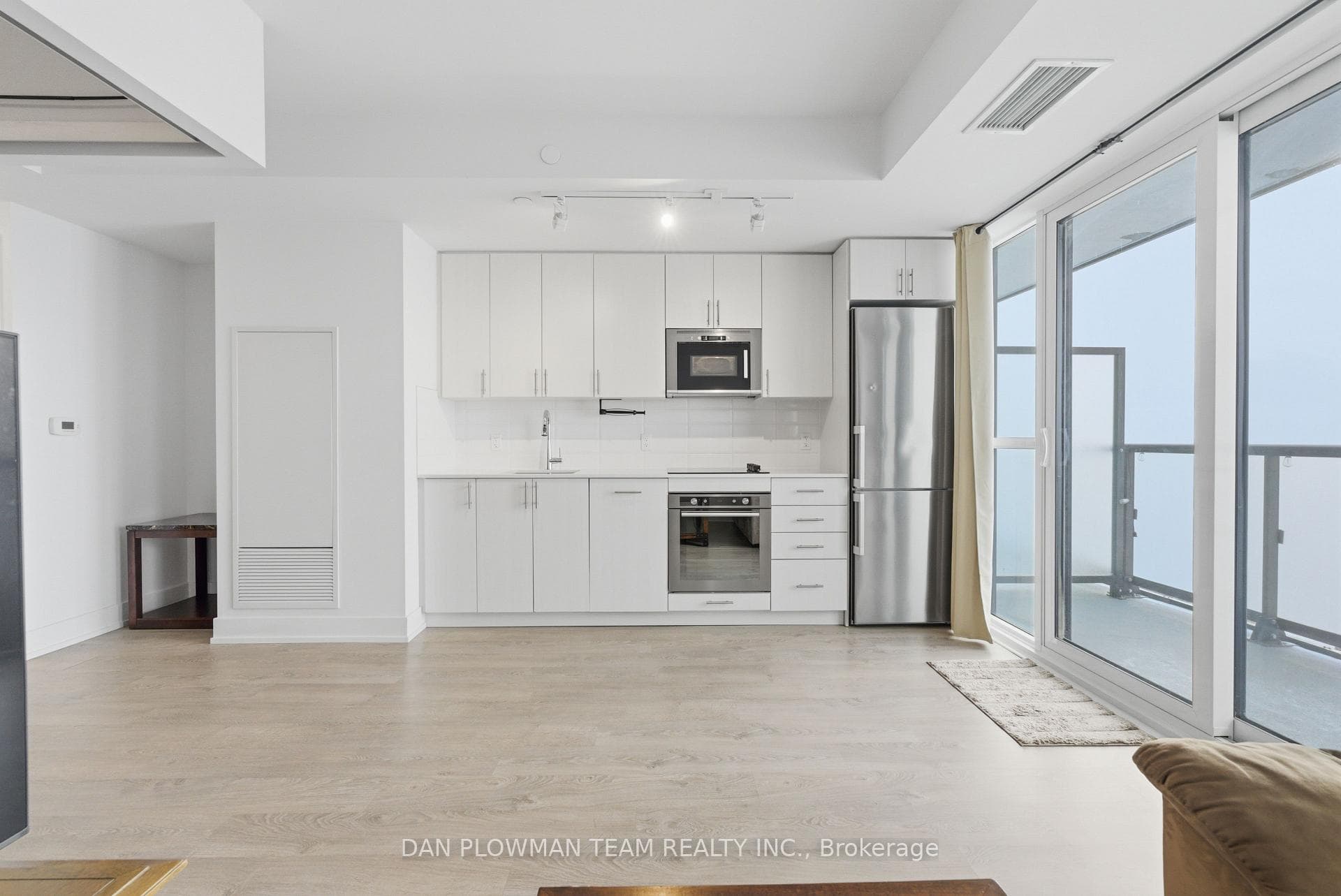 2550 Simcoe Street Unit 1121 photo 10