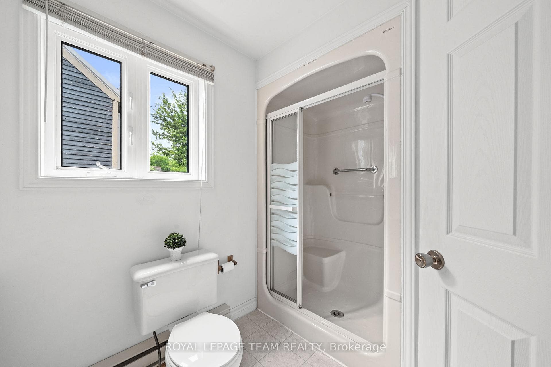 634 Elgin Street photo 24