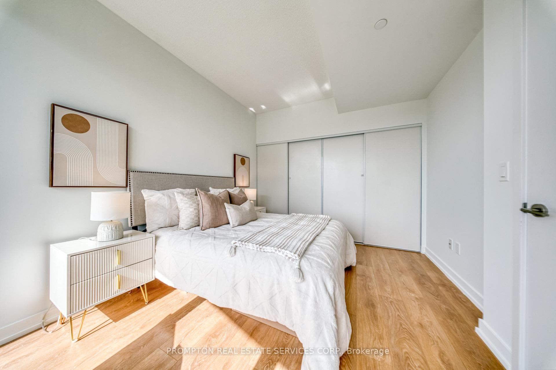 115 Mcmahon Drive Unit 3802 photo 19