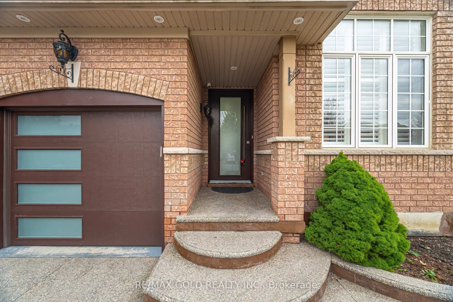 225 Father Tobin Road photo 6