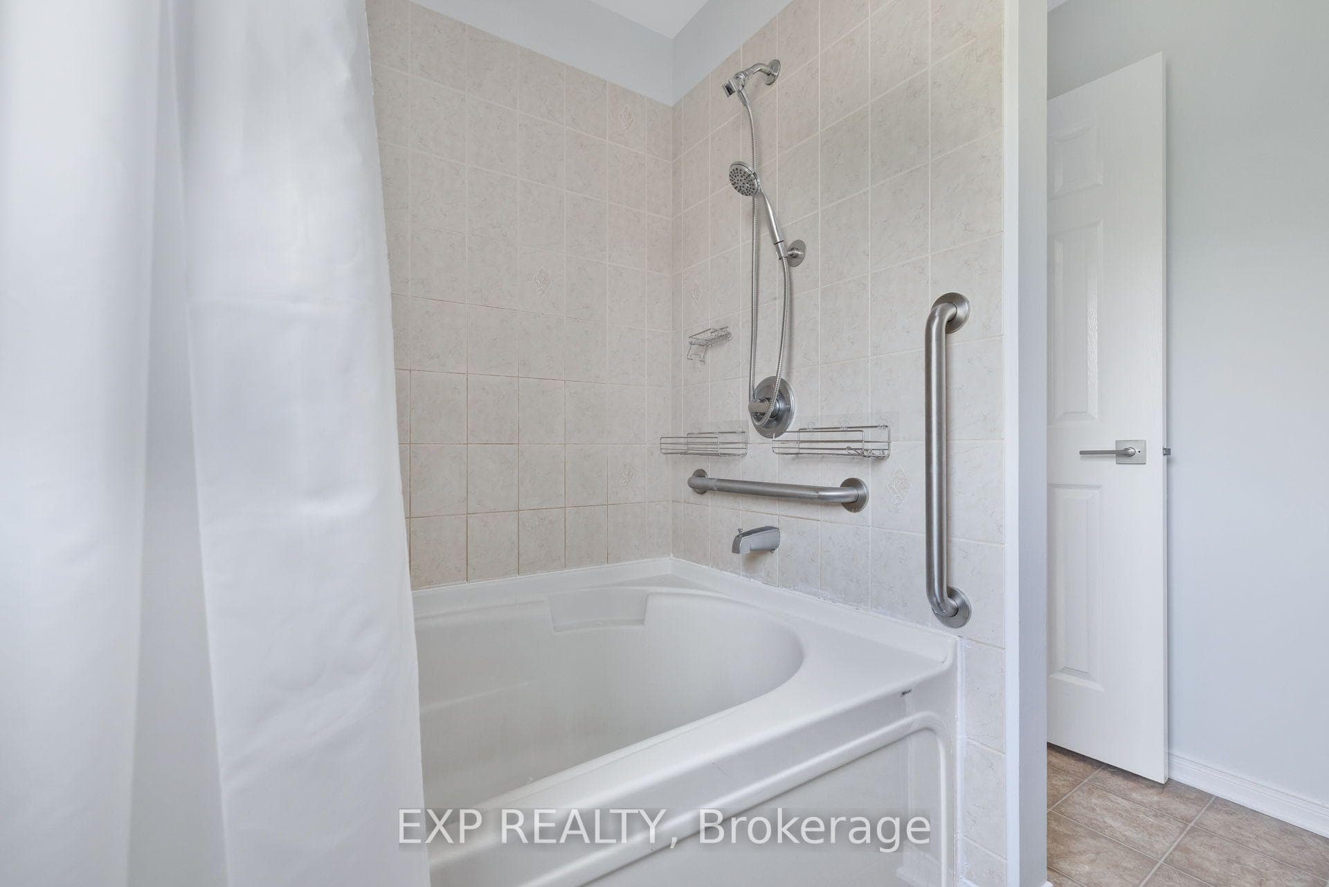 114 Ashmore Drive photo 31