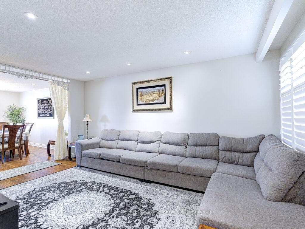 103 Whitchurch Mews photo 6