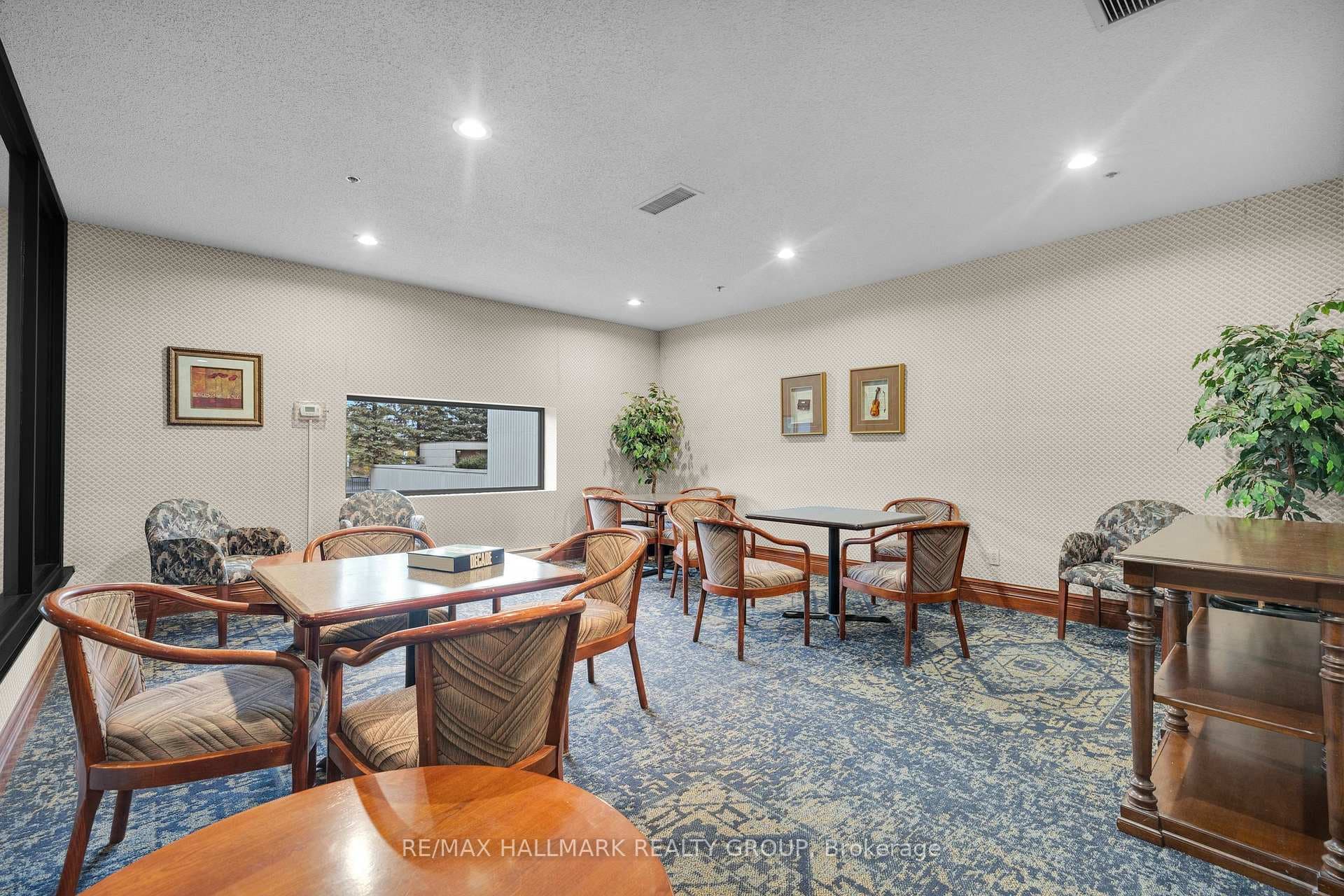 1480 Riverside Drive Unit 2204 photo 27