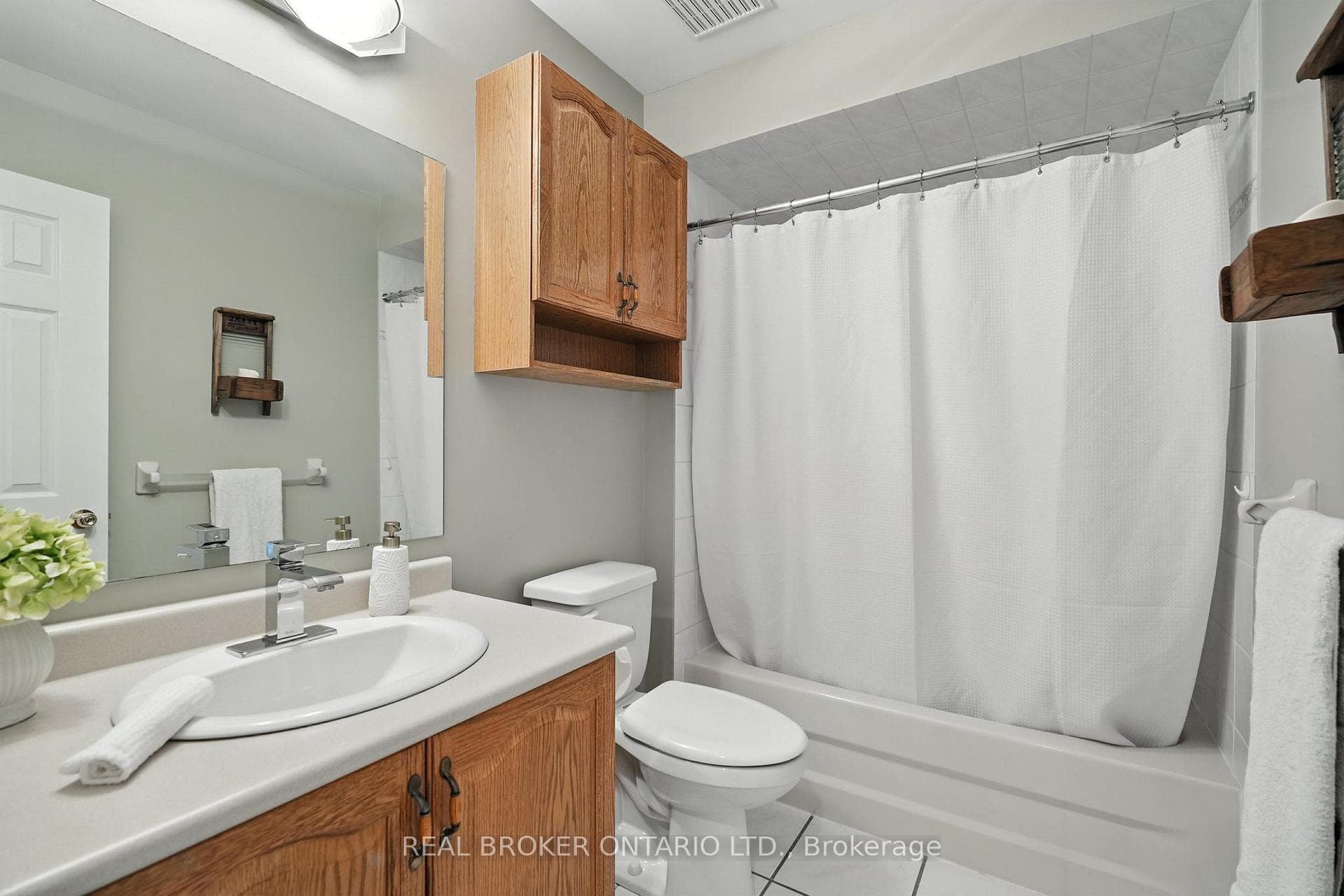 41 Emms Drive photo 16