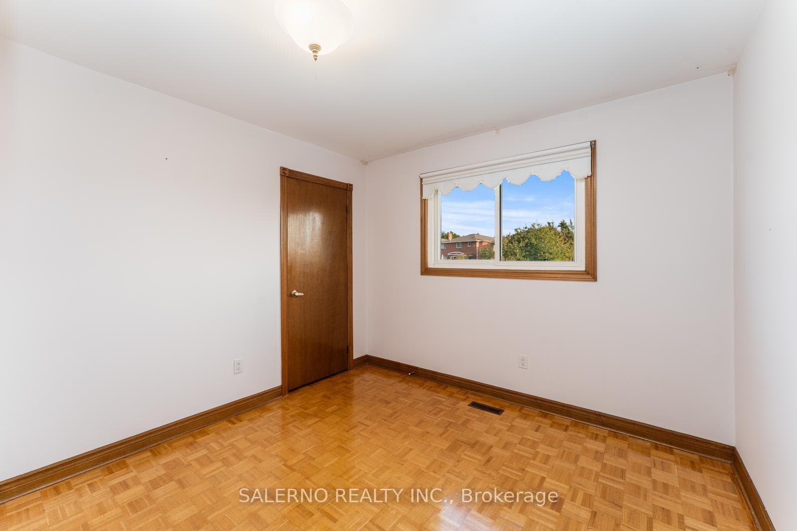 71 Clover Leaf Street photo 24