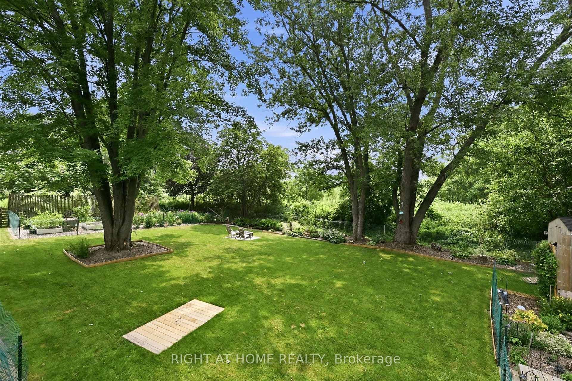 263 Weir's Lane photo 32
