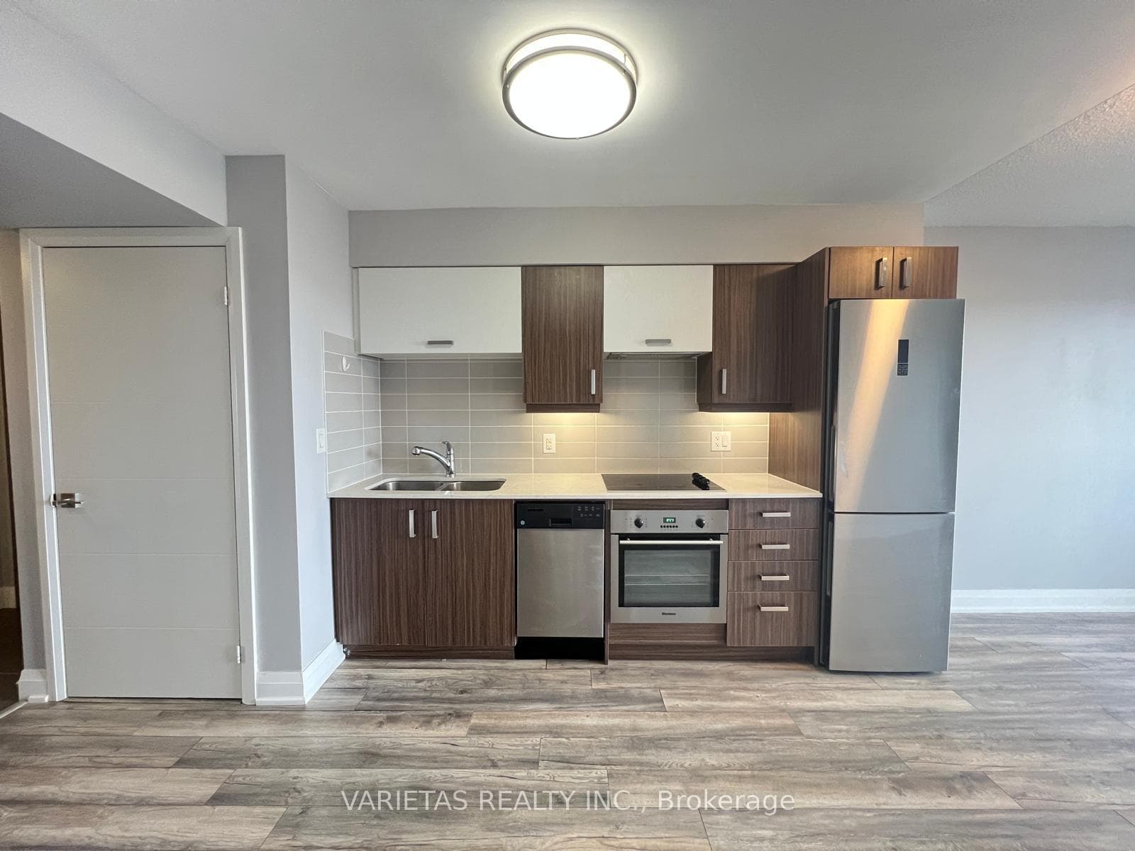 18 Uptown Drive Unit 1211 photo 5