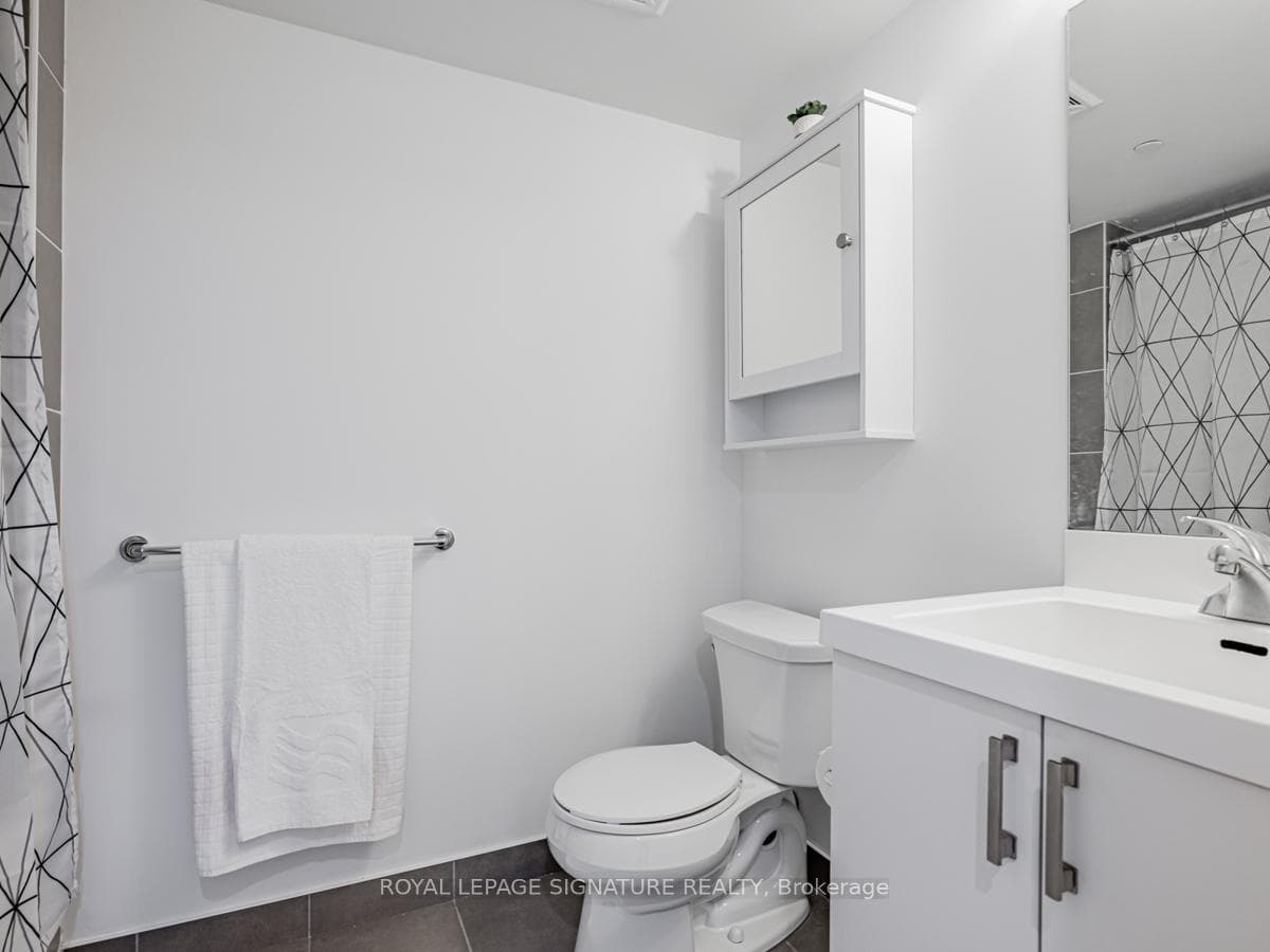 800 Lawrence Avenue Unit 513 photo 24