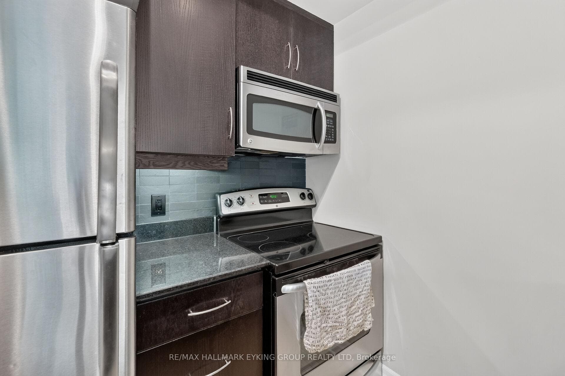 245 Kent Street Unit 301 photo 24