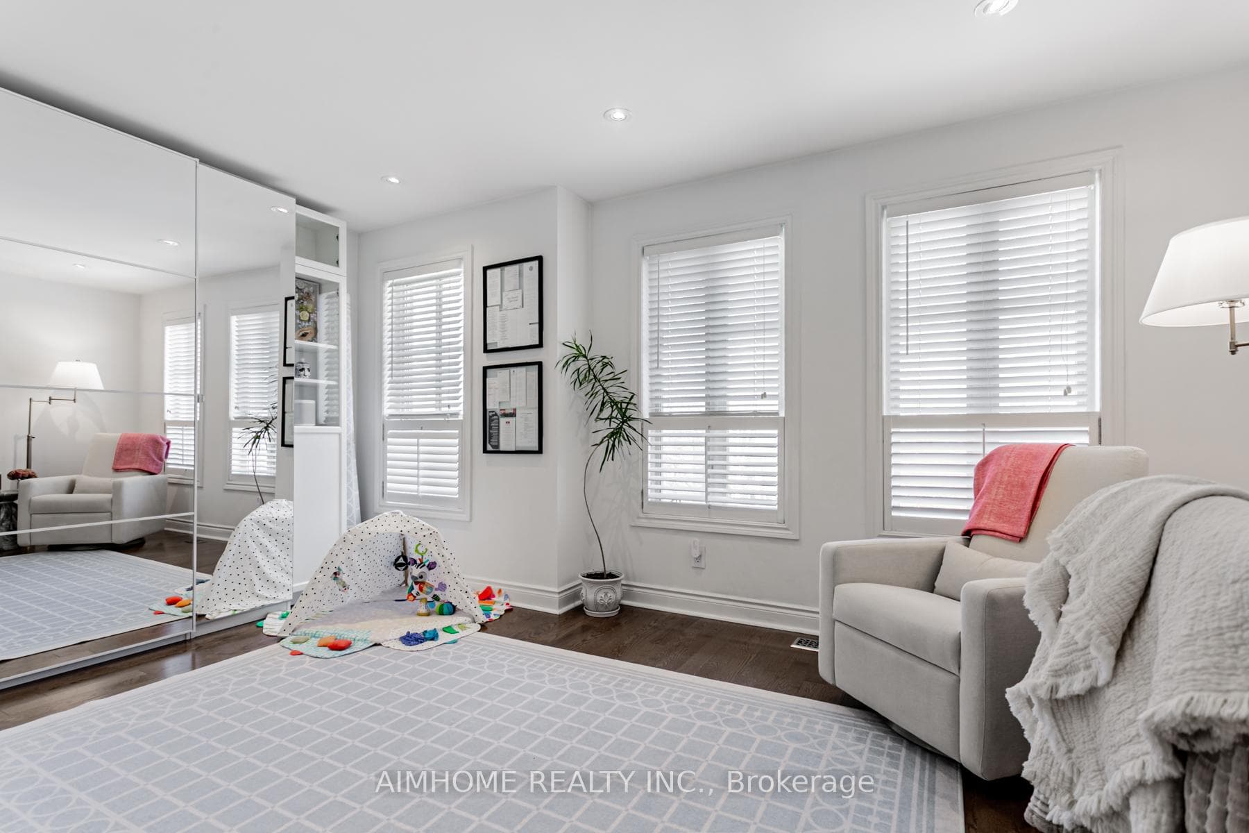 2 Brownstone Lane photo 22
