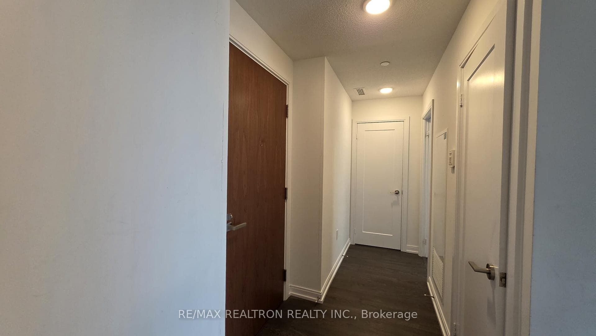 275 Village Green Square Unit 817 photo 5