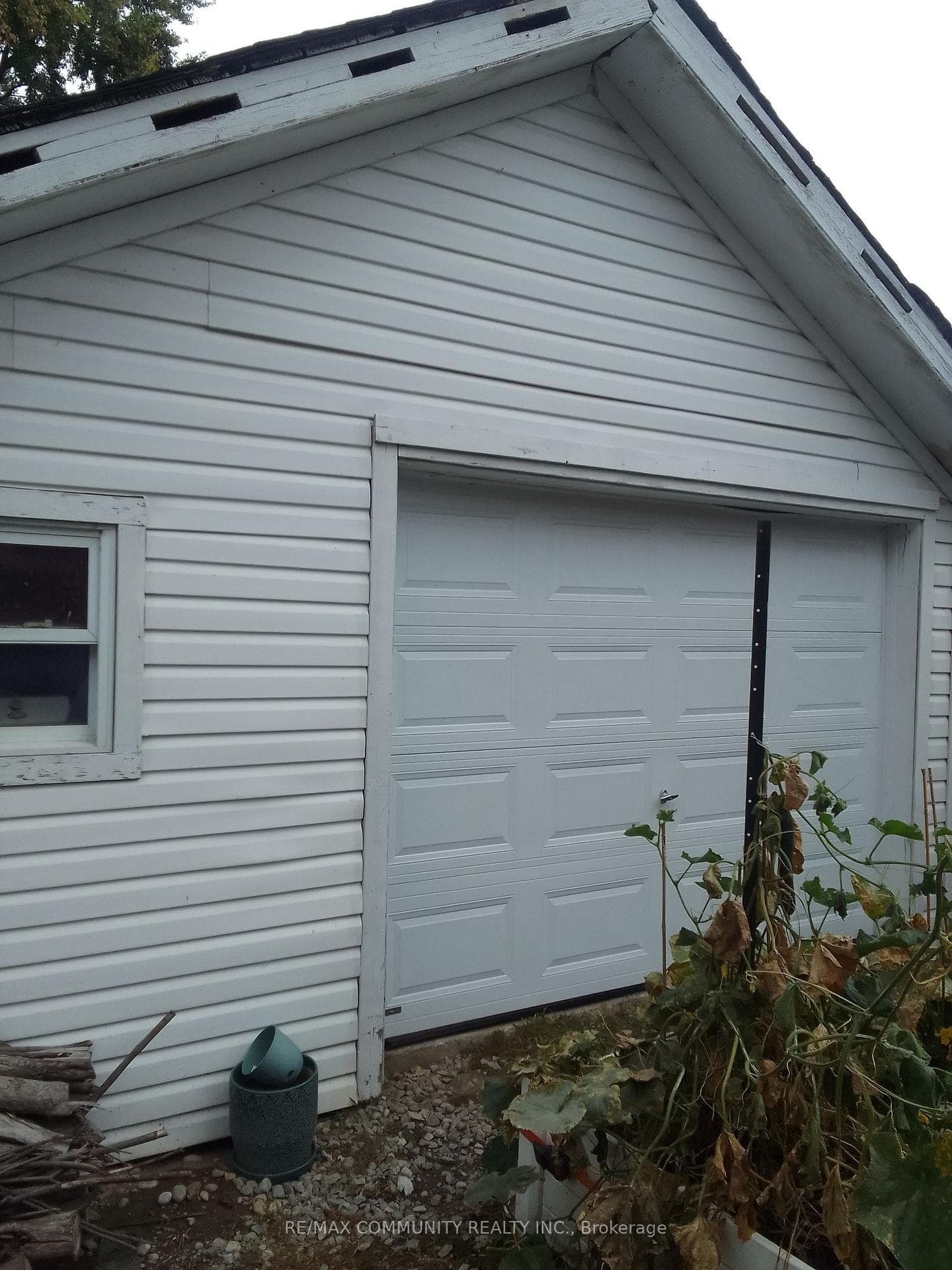 559 Albert Street photo 2