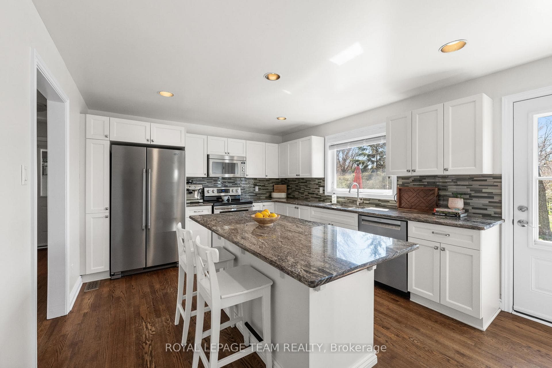 1081 Boucher Crescent photo 13