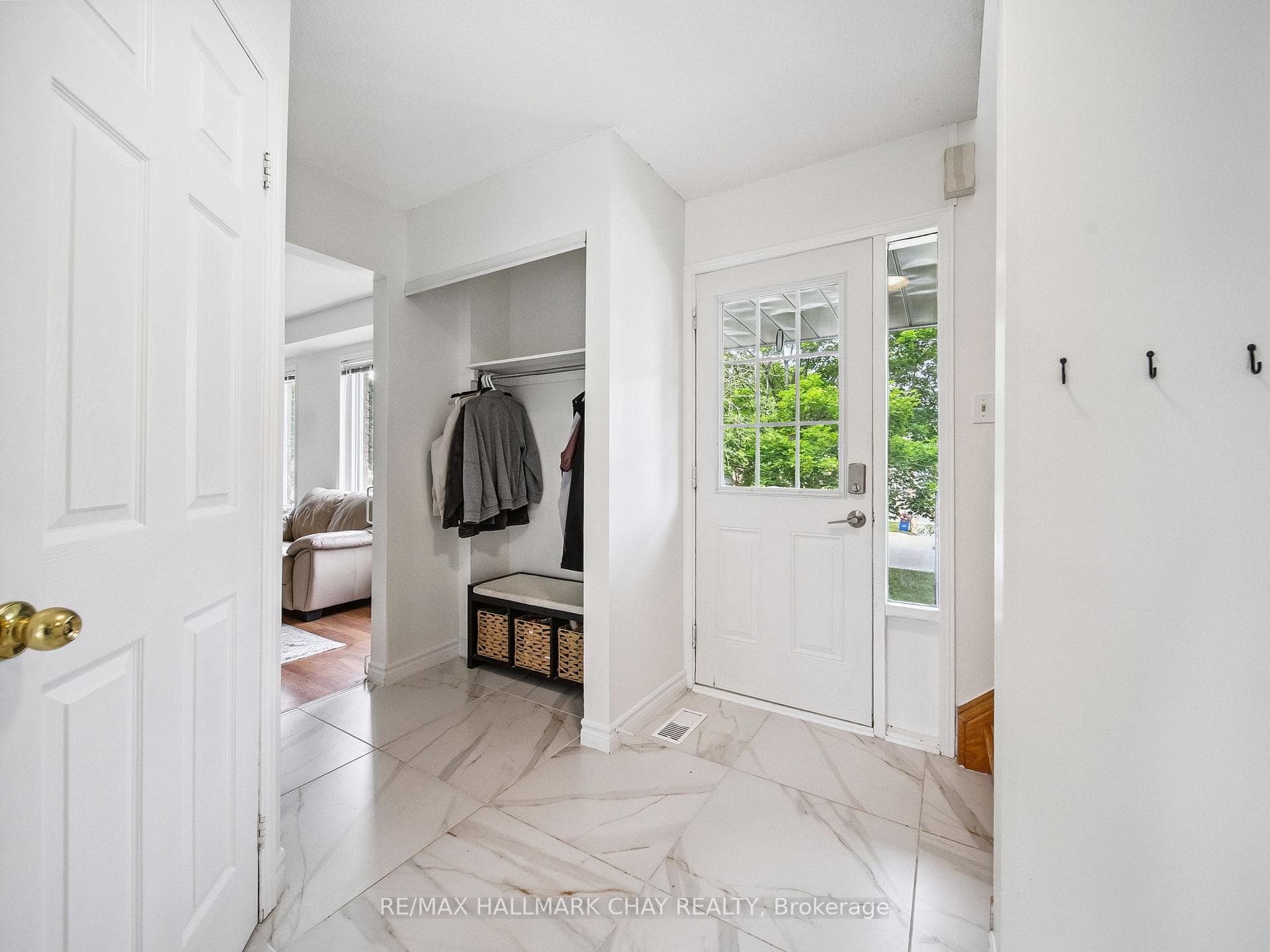 8 Darren Drive photo 7
