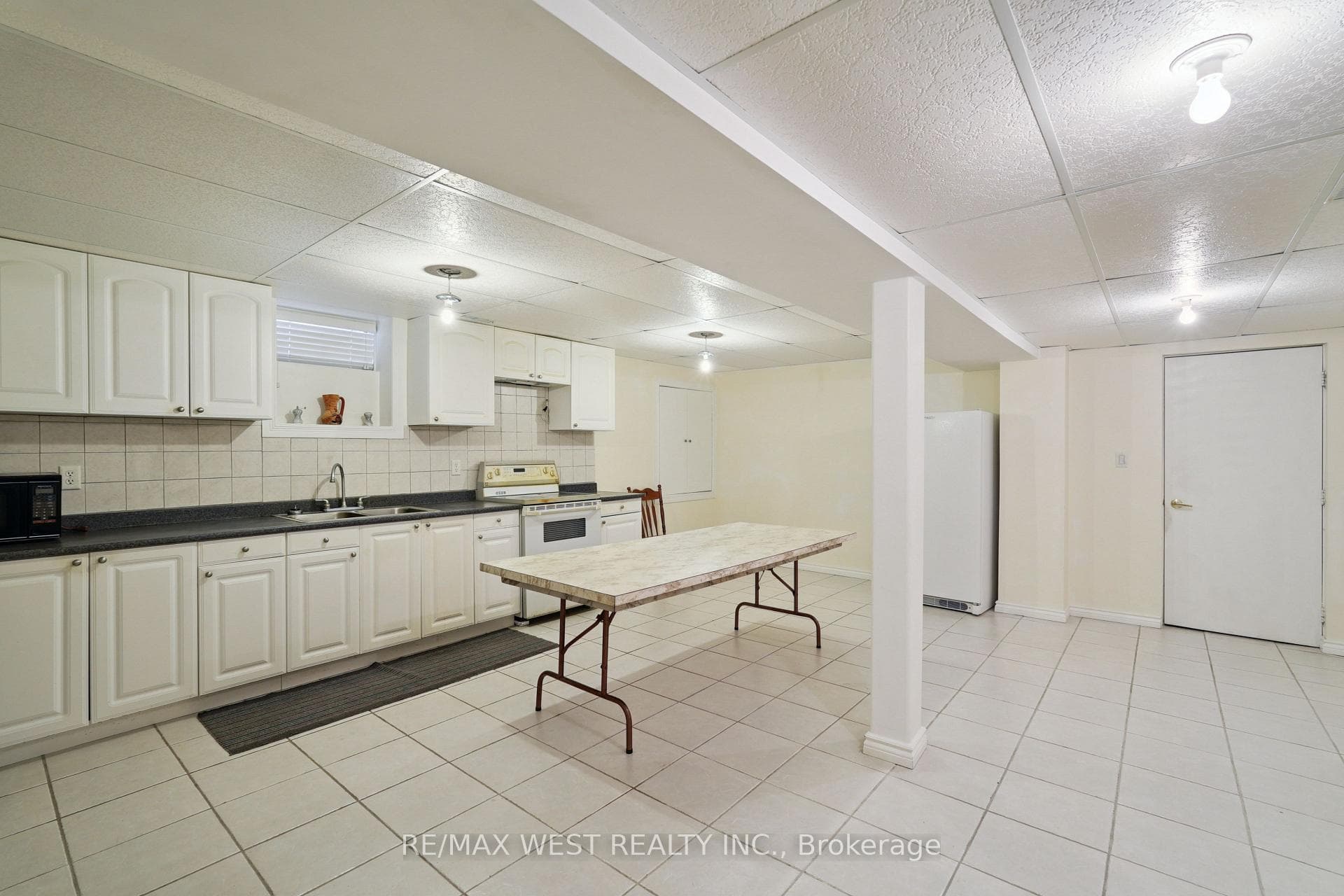 133 Cupola Crescent photo 13