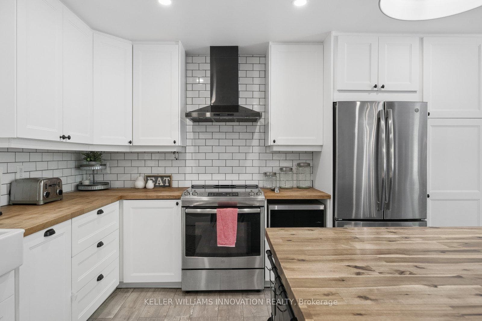 371 Skene Road photo 12