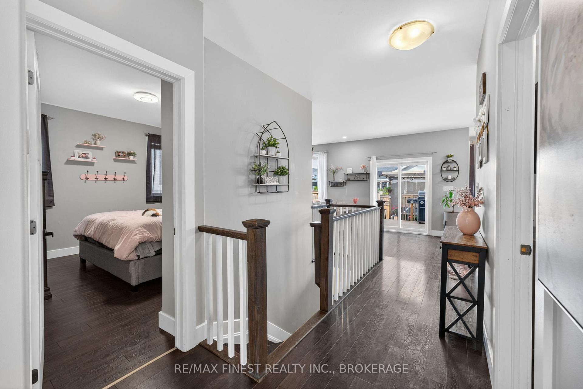 119 Champagne Crescent photo 5