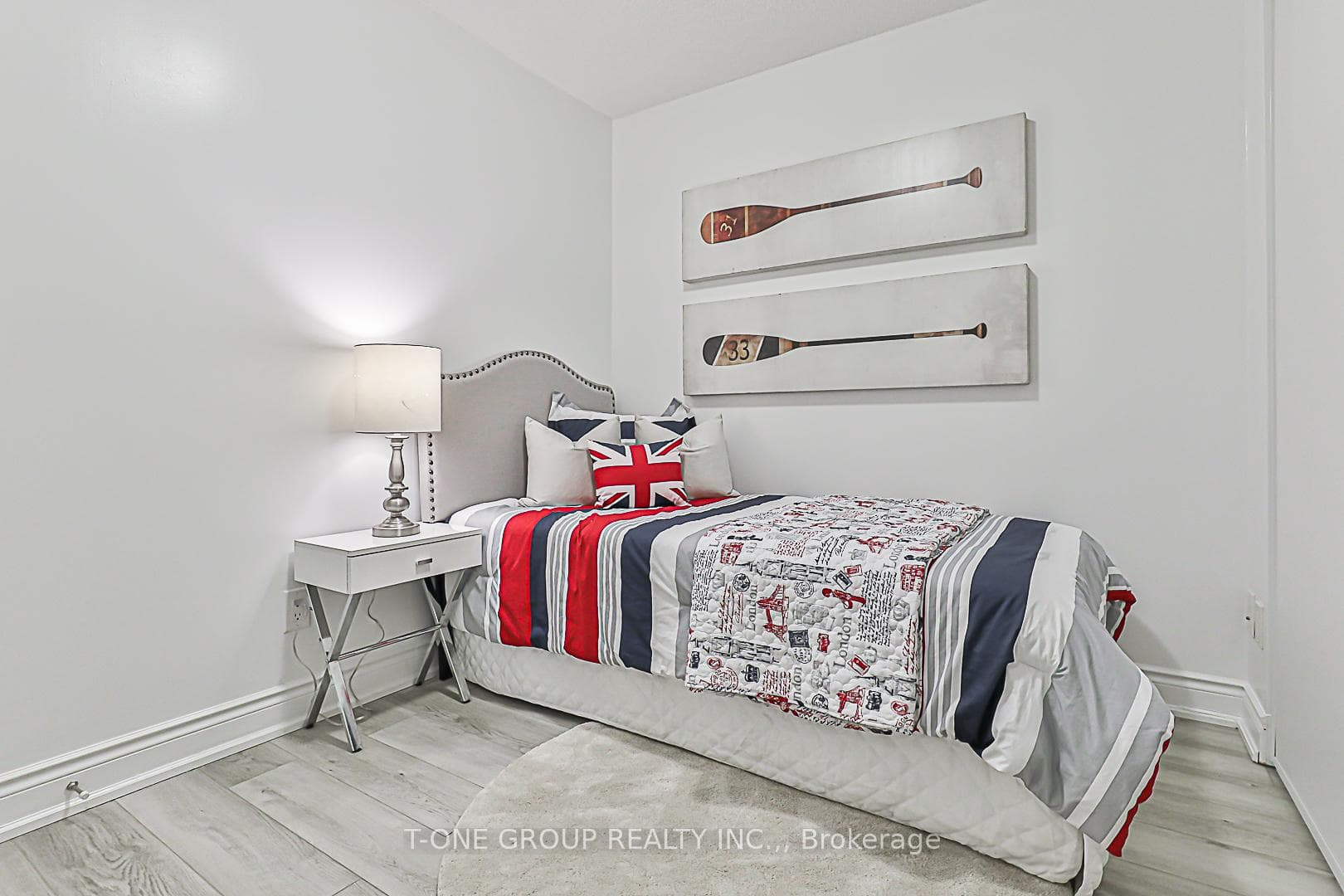 253 South Park Road Unit 703 photo 15