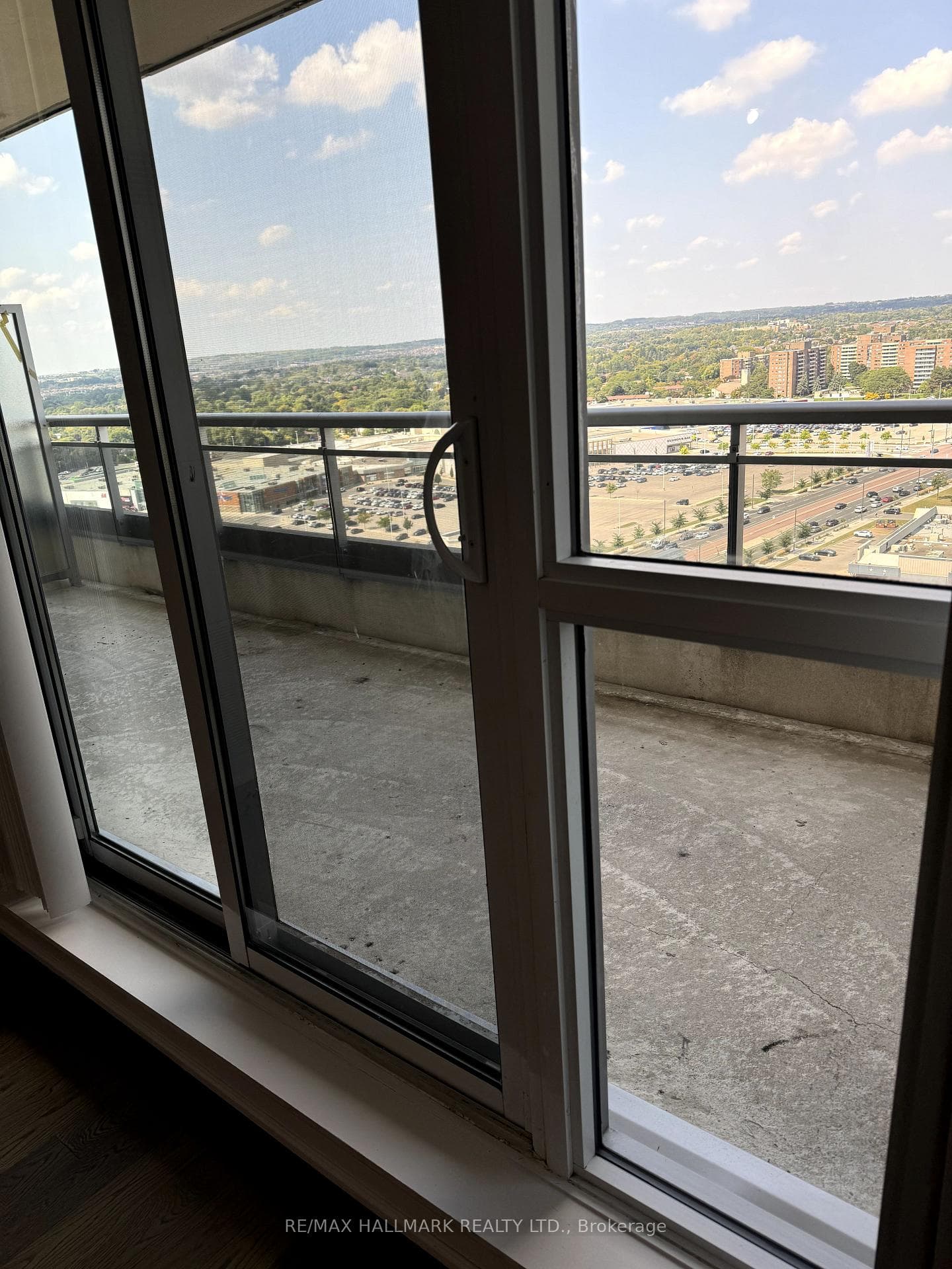 9205 Yonge Street Unit 1701 photo 11