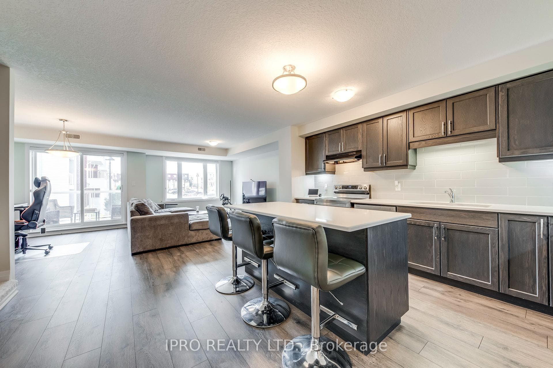 98 Progress Crescent Unit 111 photo 10