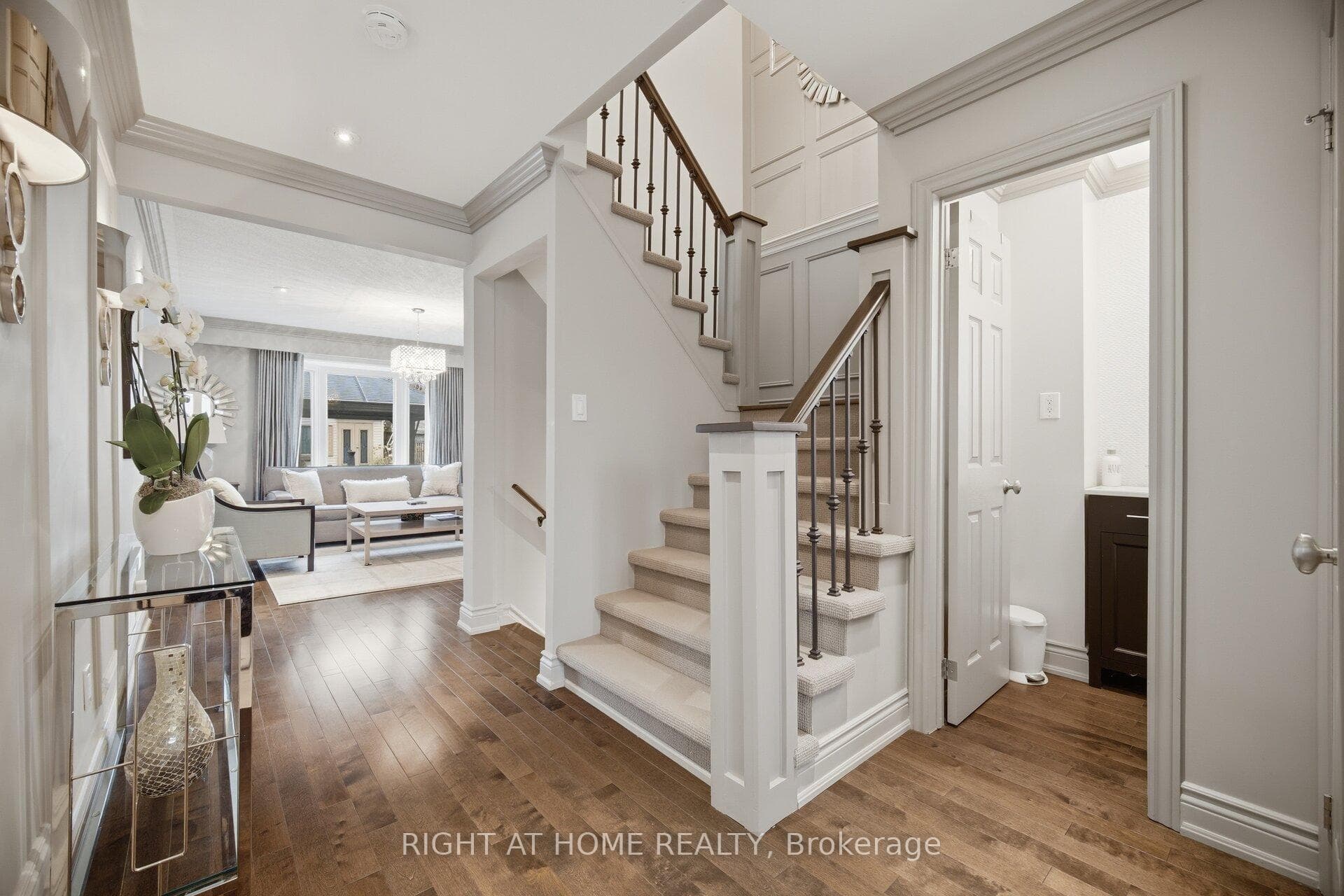 Main Floor - Foyer