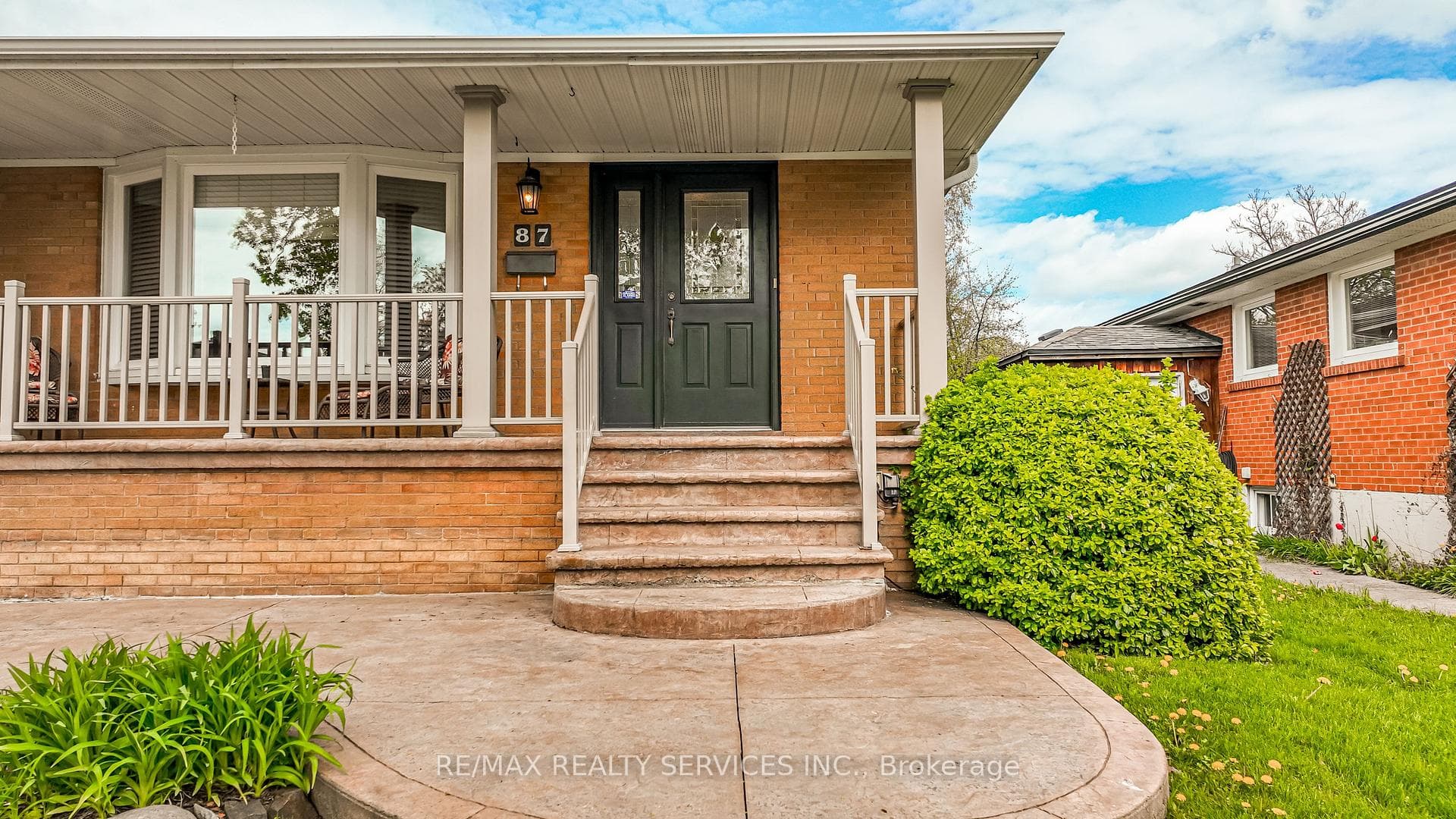 87 Ambleside Drive photo 5