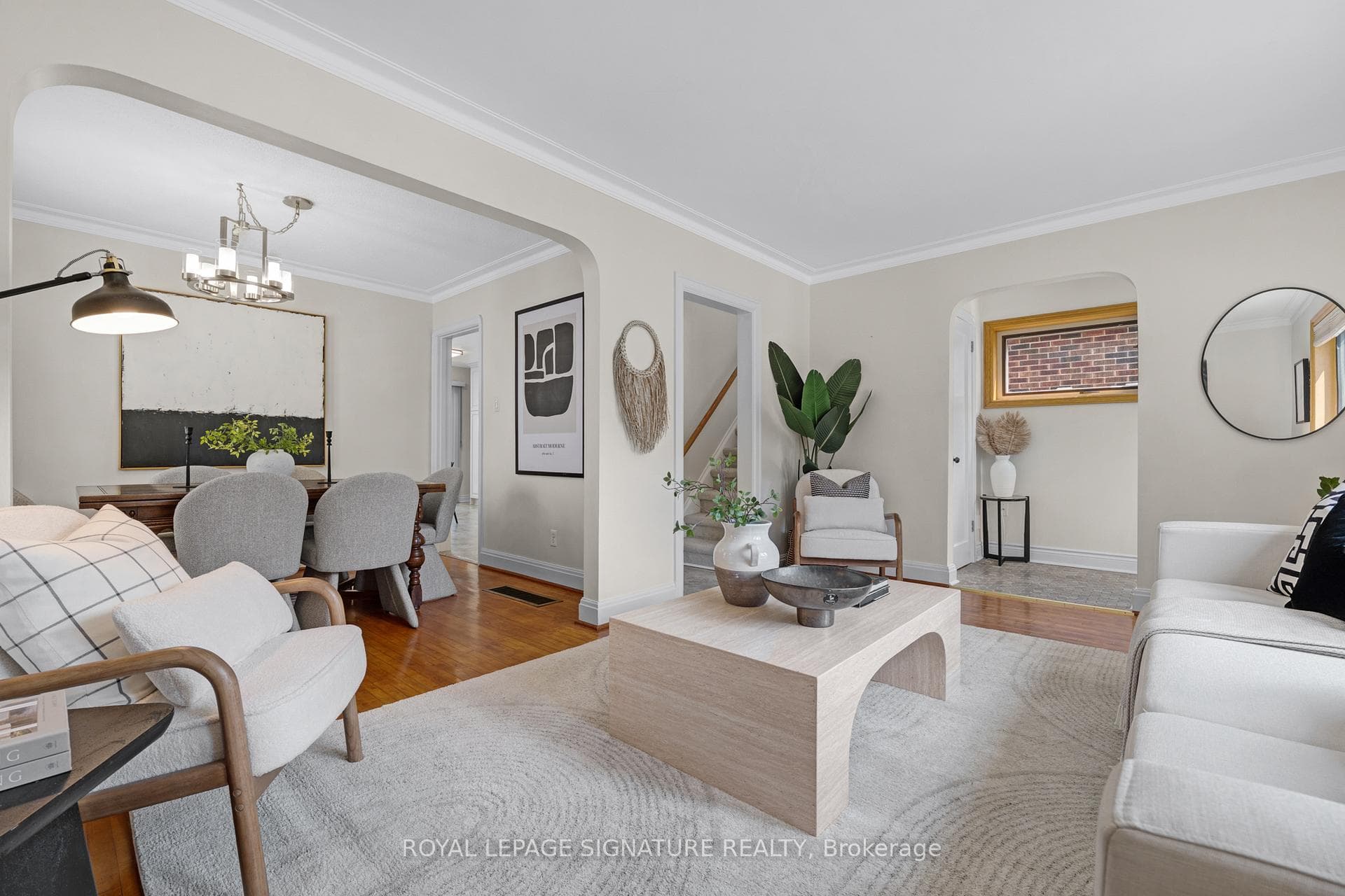 142 Divadale Drive photo 3