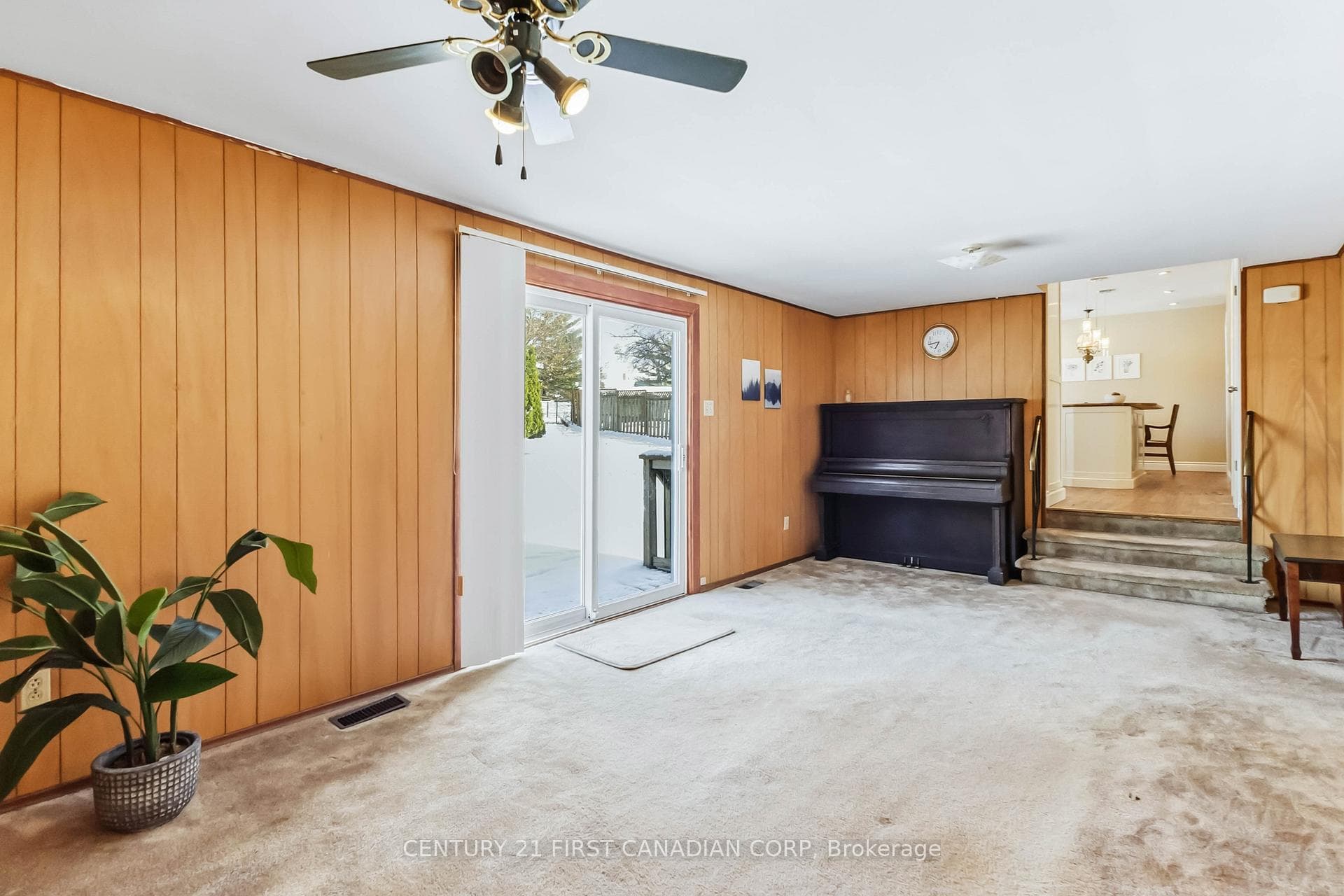 628 Viscount Road photo 22