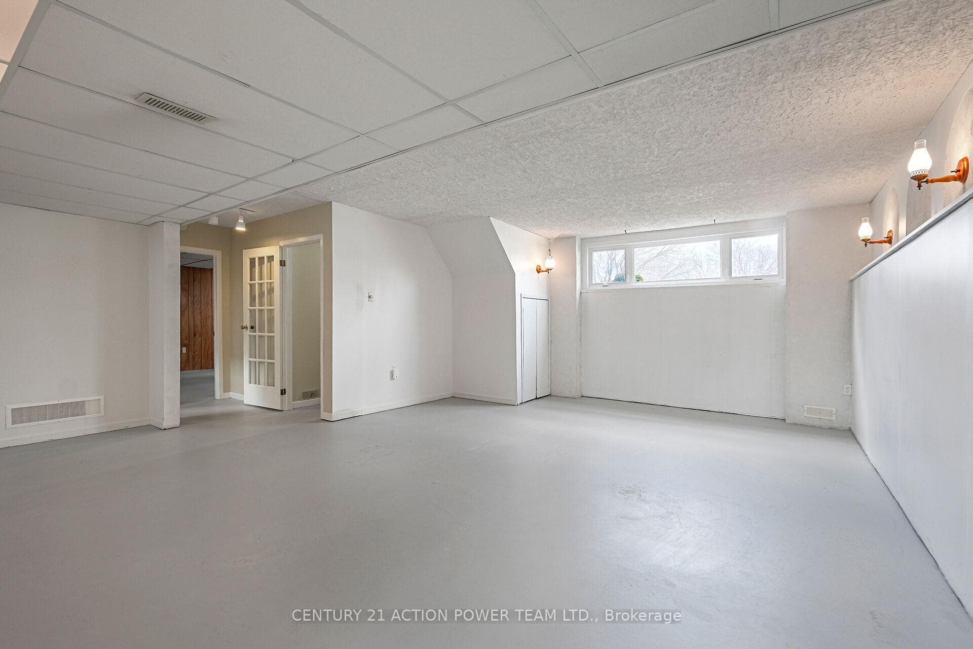 1535 St. Georges Street photo 42