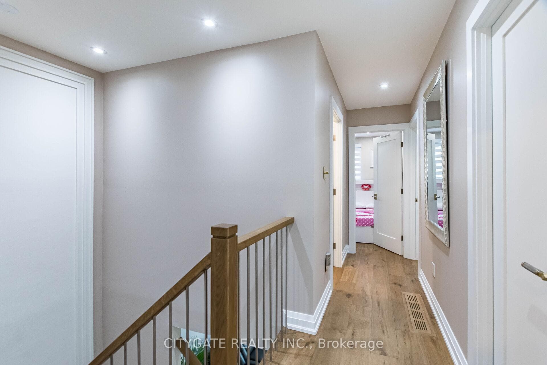 6945 pamplone Mews photo 15