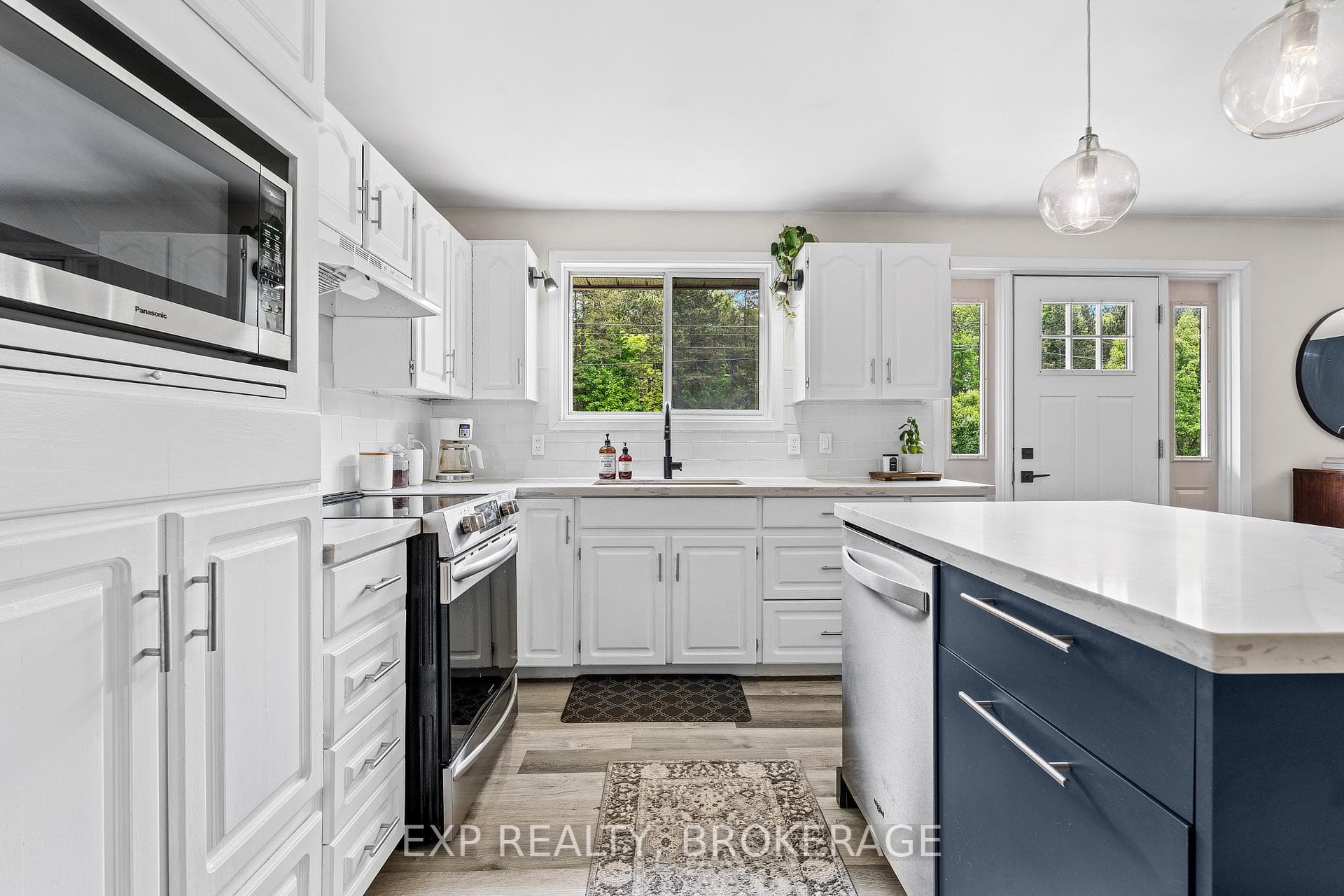 8283 PERTH Road photo 6