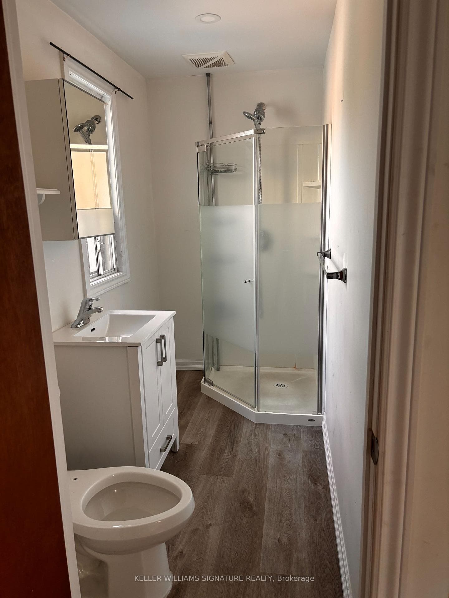 44 Rosemont Avenue Unit Upper photo 5