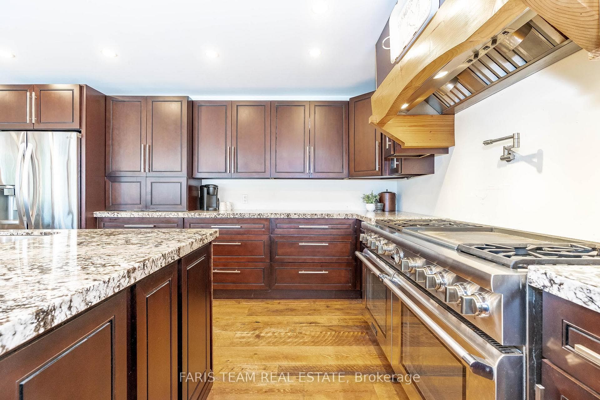 1507 Hendrie Road photo 7