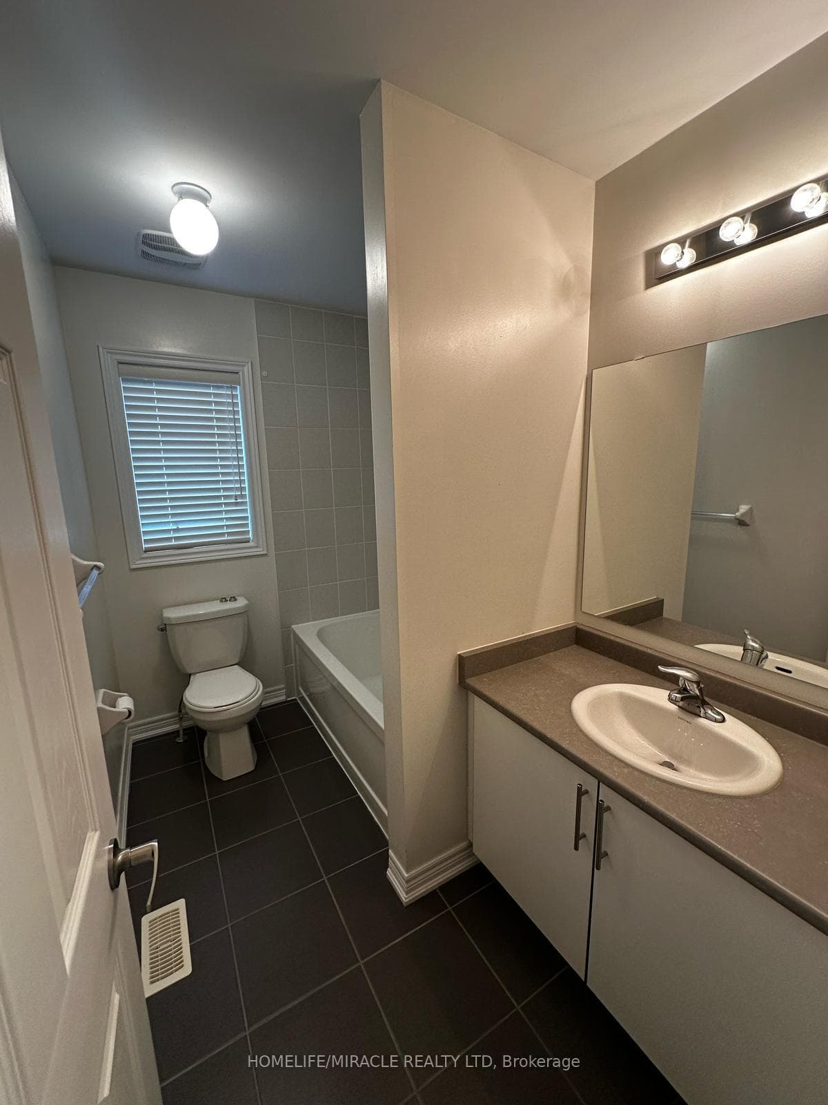 110 Gallagher Crescent photo 11