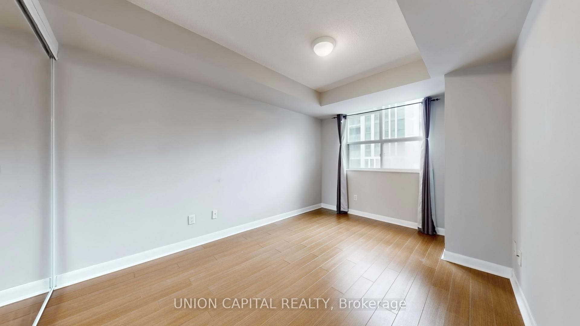 323 Richmond Street Unit 1110 photo 9