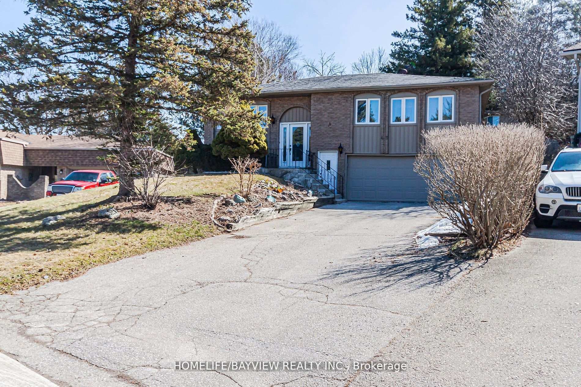 49 HILLTOP Court photo 1