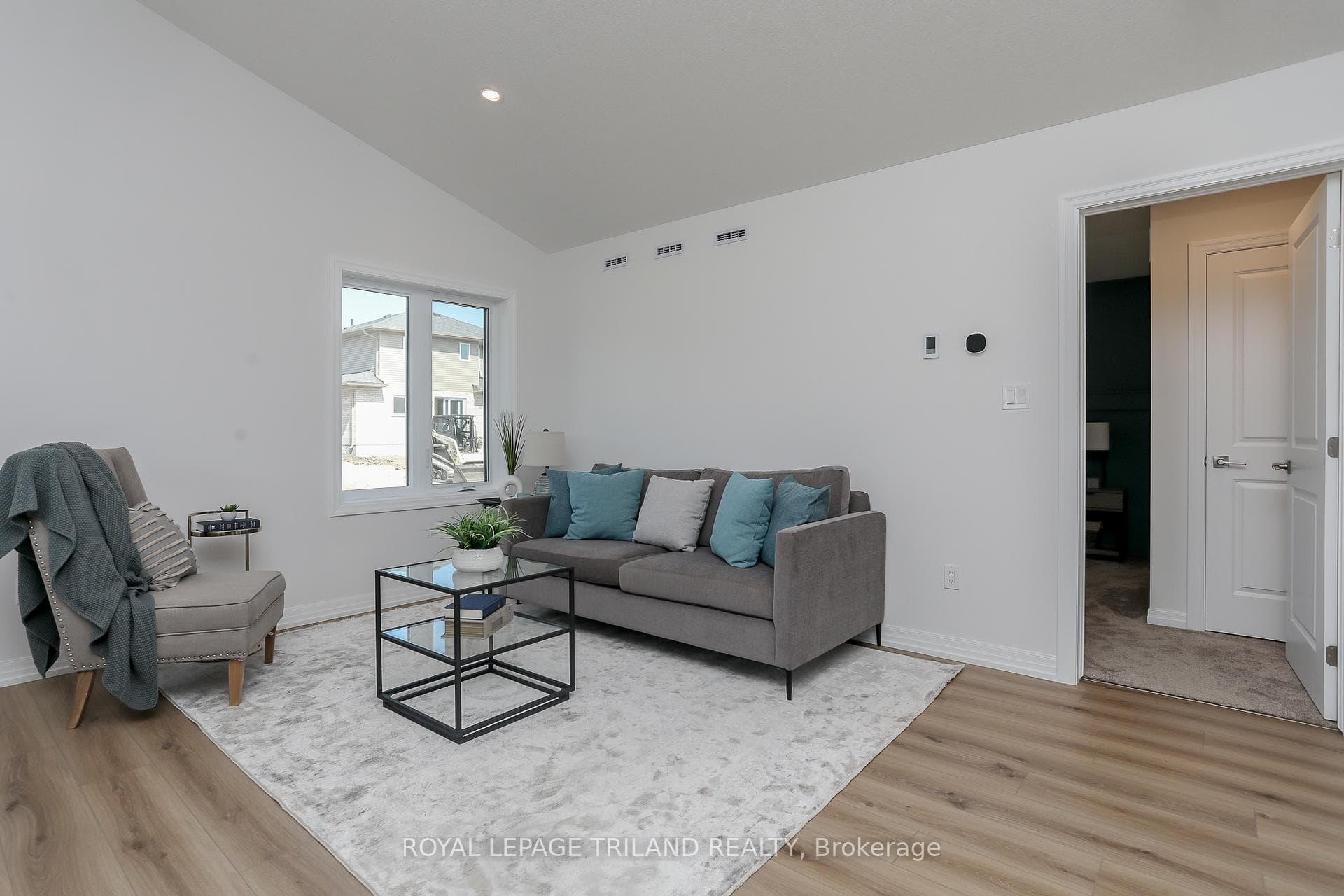 168 RENAISSANCE Drive photo 25