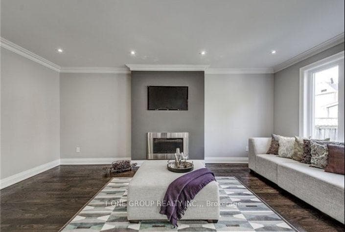 76 Blackmore Avenue photo 8