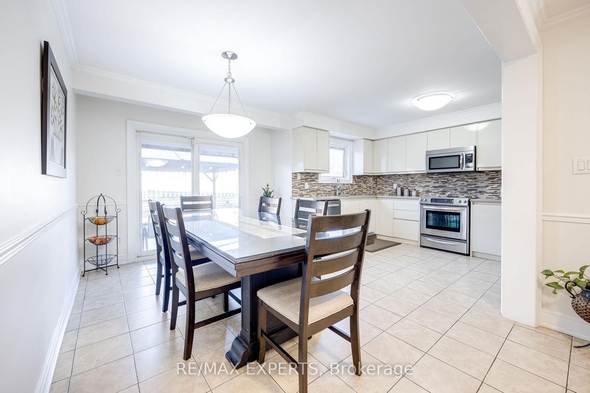 22 Afton Crescent photo 8