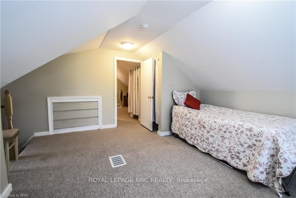 200 RUSSELL Avenue Unit 3 photo 16